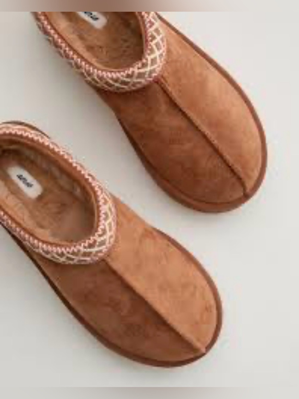 NWT AERIE Embroidered Slippers